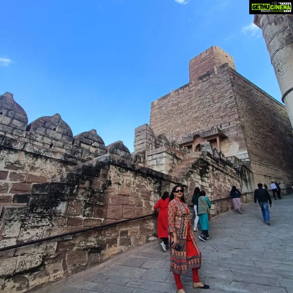 Rekha Krishnappa Instagram - #rajasthan place of palaces and forts ... #rajasthantourism #rajasthandiaries #familytrips #familyvacation #loveforrajasthan #tourist #tourists #jodhpur #jodhpurdiaries