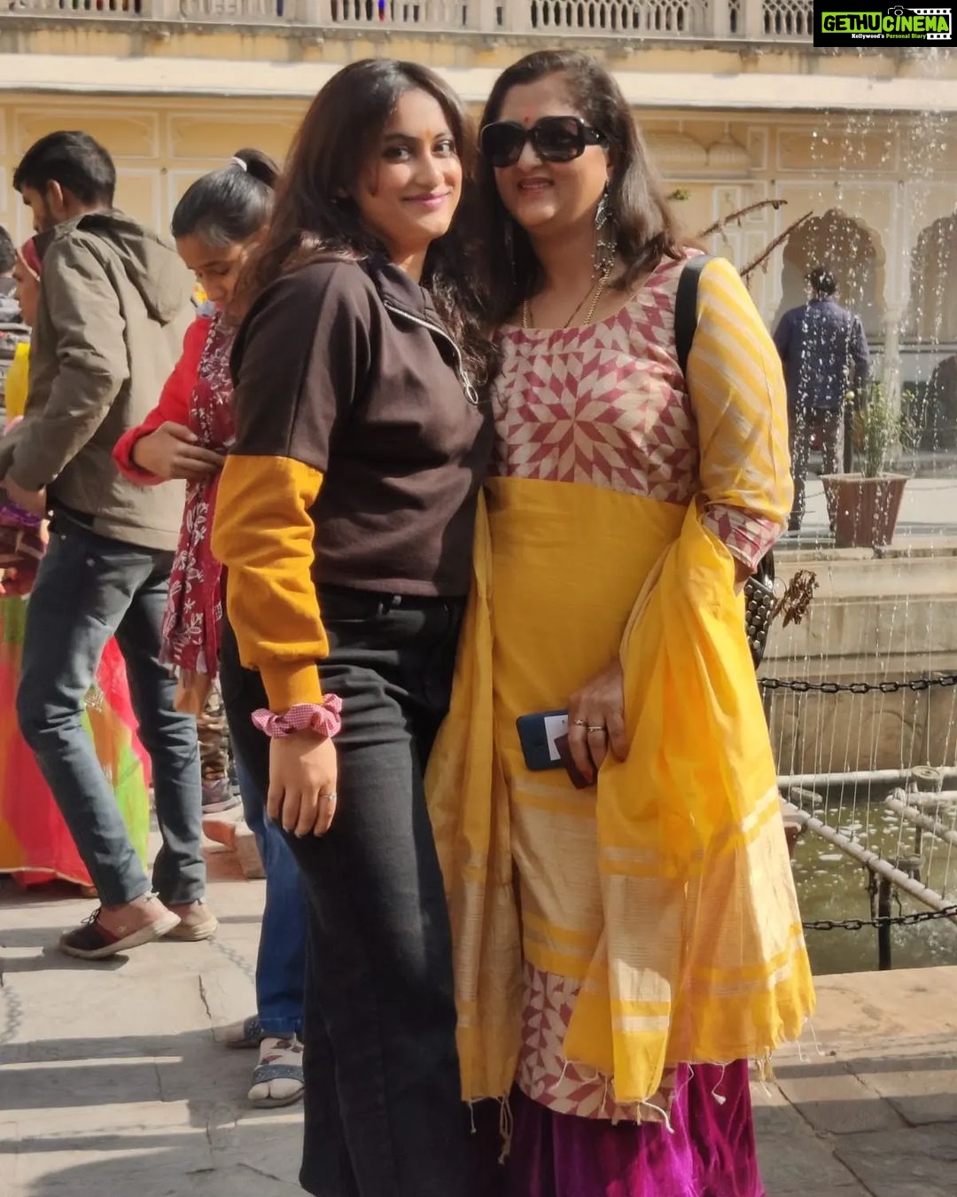 Rekha Krishnappa Instagram - Some more pictures dump from the trip... #jaipur #rajasthan #newyear2023 #jaipur #jaipurdiaries #heritagecity #fortsofjaipur #familytrip #travelindia #travelindiadiaries #rajasthandiaries #camelride #dessert India