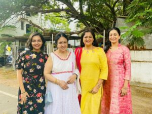 Rekha Krishnappa Instagram - Extended Family for ever❤️❤️ #deivamagal #deivamagal_team #meetuptime #meetup #suntv #suntvserial #suntvserialactress #suntvfansclub Chennai, India