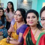 Rekha Krishnappa Instagram - With the team @sitaramam @reshmapasupuleti @yadhavi615 @akshitha_bopaiah @nancy_official26 @aiswarya._.rajesh @sree.__.priya #shootingspot #shootinglocation #funatwork Chennai, India