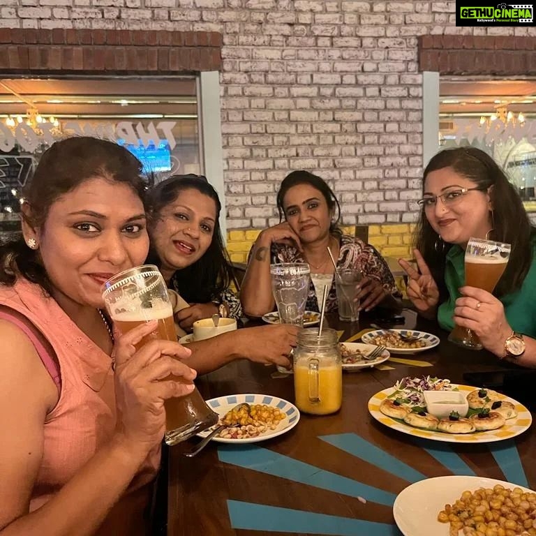 Rekha Krishnappa Instagram - Friends are always a good tonic when in stress... 😜 #friendahipgoals #friends #friendships #friendzone