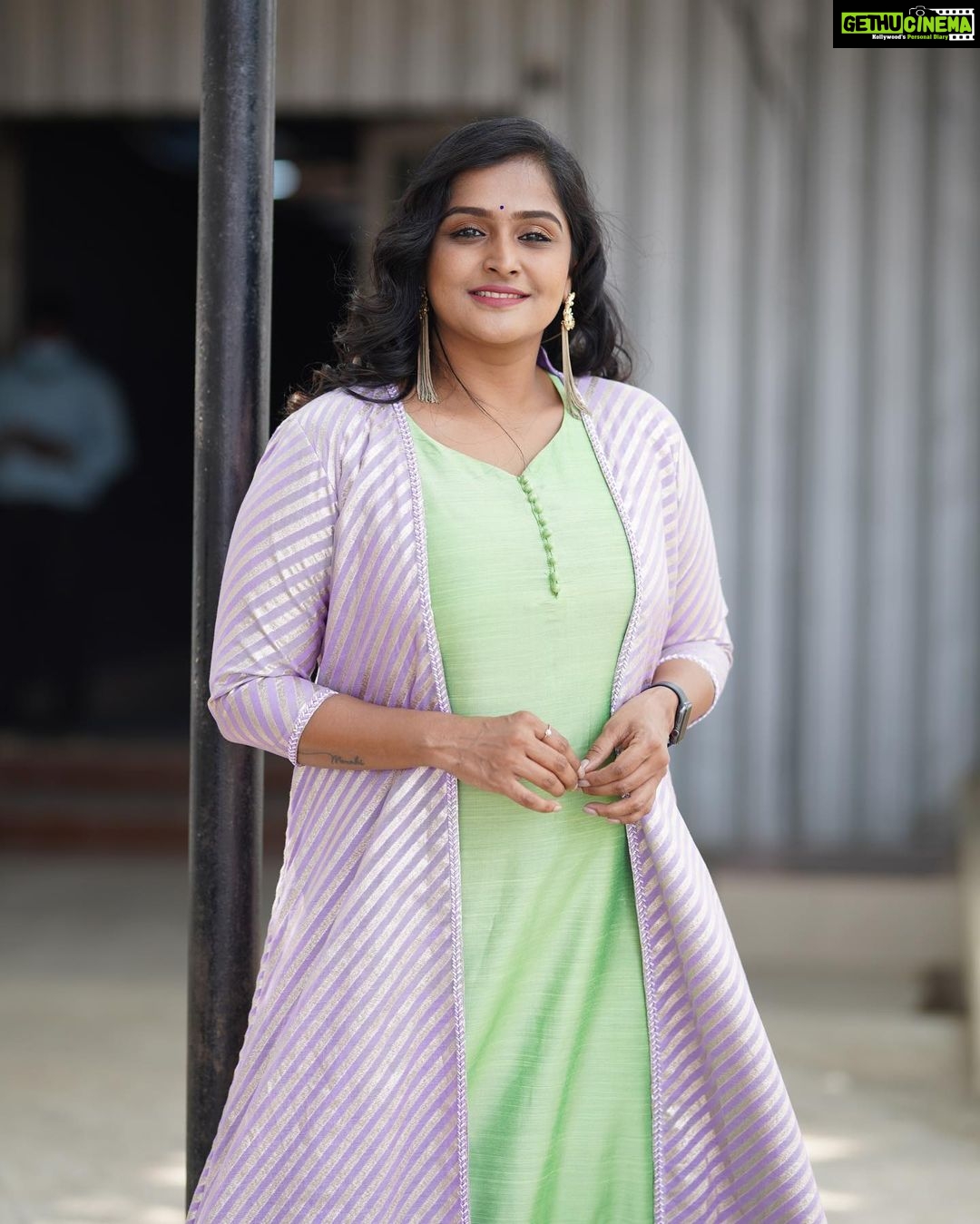 Remya Nambeesan Instagram - 📷 @risshie_photography_ MUAH : @monish_mathai_makeup_artist_ wearing @pradeepkumar0606 #instagram #instadaily #instapic