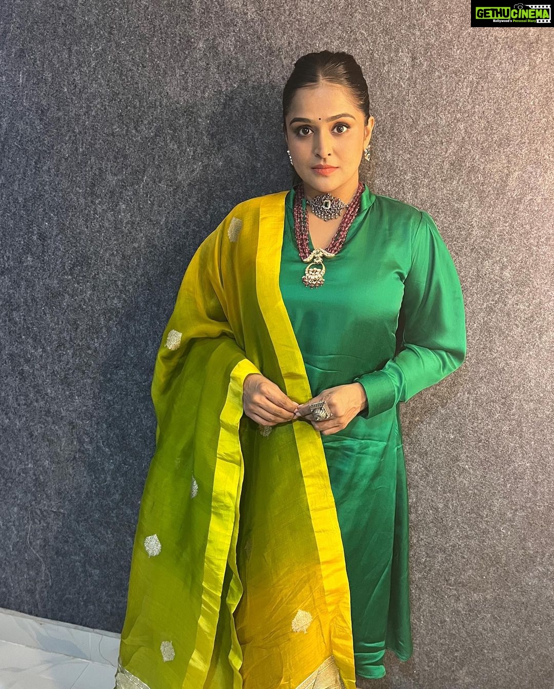 Remya Nambeesan Instagram - Just 😍!! #shootmode @neethu_makeupartist #instagram #instalike #instagood styling @pradeepkumar0606 EVP Film City