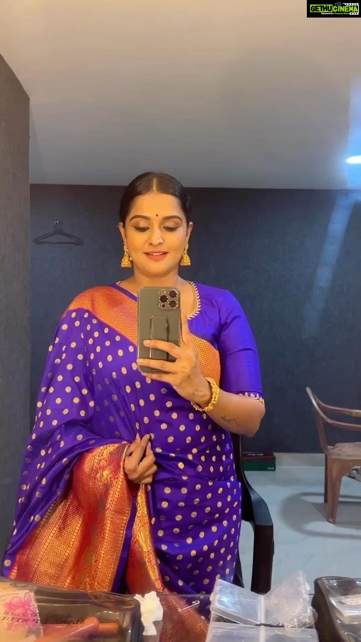 Remya Nambeesan Instagram - #workmode #reelsinstagram #reelitfeelit #feelitreelit @monish_mathai_makeup_artist_