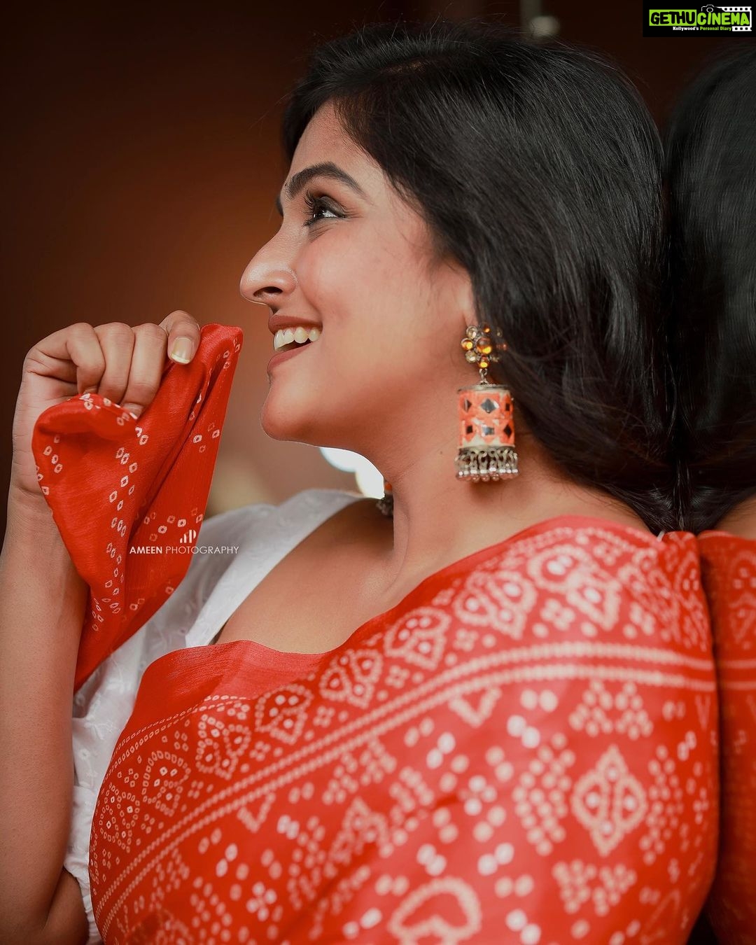 Remya Nambeesan Instagram - Photography @ameensabil. @MUAH @jo_makeup_artist #instaphoto #instagram #instafashion jhumkas @yoursethnically