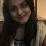 Remya Nambeesan Instagram - AISE KYUN 🎶 This is a humble attempt at one of my favourite songs!! Pardon my Hindi !! #rekhabhardwaj ❤️ #reelsinstagram #reelitfeelit #feelitreelit #singingkaraoke
