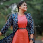Remya Nambeesan Instagram - Wearing @byhand.in MU N HAIR @jo_makeup_artist Photography @ameensabil Styling @anohbyanooparavindh #vishu #kanikonna #fotos