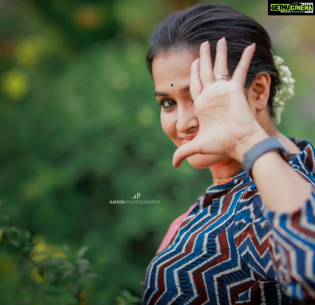 Remya Nambeesan Instagram - Wearing @byhand.in MU N HAIR @jo_makeup_artist Photography @ameensabil Styling @anohbyanooparavindh #vishu #kanikonna #fotos