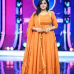 Remya Nambeesan Instagram - Life ❤️🦋!! Mu n Hair @monish_mathai_makeup_artist_ designed n styling @pradeepkumar0606 @zeetamizh #saregamapaseason3 #musician #musically outfit @annamstudio Photography @68focus_photography concept @pritthvii EVP Film City