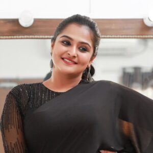 Remya Nambeesan Instagram - @jo_makeup_artist @pranavraaaj @anohbyanooparavindh !!! Thank you my team ❤️