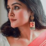 Remya Nambeesan Instagram - Photography @ameensabil. @MUAH @jo_makeup_artist #instaphoto #instagram #instafashion jhumkas @yoursethnically