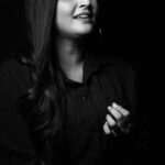 Remya Nambeesan Instagram - Love this song ❤️. Video: @rijil_kl MU n HAIR @jo_makeup_artist #reelitfeelit #feelitreelit #reelsinstagram #reels #reelsvideo #sing #singing #monochromatic Song: Kalank Vocals: @ramyanambessan Backing: @akshay__unnikrishnan_ Recordist : @itsnandhagopan Studio : @poetic_di_studio Styling : @anohbyanooparavindh Outfit : @western_lady_ Original credits Composer : Pritam Singer : Arijit Singh Lyrics : Amitabh Bhattacharya