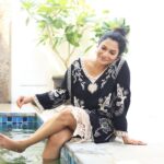 Rethika Srinivas Instagram - One small positive thought can change your whole day! Have a good day you all✨ ——— #rethika #newphotoshoot #trending #smile #nofilter #rethikasrinivas #rethikasjustmyway #instafamily #expression #positivevibes #chennai #moodygrams #justanotherdayinwa #skincare #messyhair #attitude #positivity #skin #exclusive #timeless #instagood #instafamous #smokeyeyes #actress #staysafe #staypositive #selflove #closeup #black