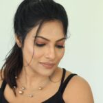 Rethika Srinivas Instagram – In trend :) #rethikasrinivas #reels #rethikasjustmyway #positivity #black #rethika #beauty #frock