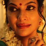 Rethika Srinivas Instagram - A woman whose smile is open and whose expression is glad has a kind of beauty no matter what she wears. #recentphotoshoot #eyes #newphotoshoot #trending #closeup #brown #rethikasrinivas #rethikasjustmyway #instafamily #expression #positivevibes #chennai #moodygrams #justanotherdayinwa #skincare #red #attitude #positivity #rethikasjustmywayfam #exclusive #timeless #instagood #instafamous #actress #staysafe #staypositive