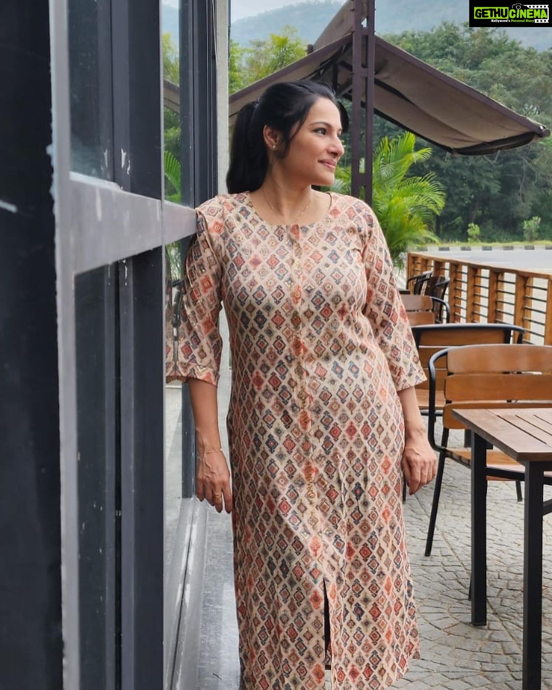 Rethika Srinivas Instagram - Just candid !! Happy Sunday !