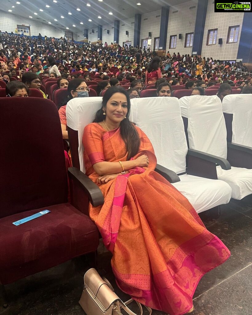 Rethika Srinivas Instagram - Women's day celebration in my own SRM university . As an alumina it was an over whelming experience . Khushbu the lovely lady was the invitee and was felicitated for her new mission as a member of national commission for women. Her speech and interaction with the students was so inspiring . Long way to my dear khush mam !