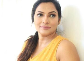 Rethika Srinivas Instagram - Smile and stay positive ! ——— }trending #closeup #viral #rethikasrinivas #serene #reels #expression #instareels #chennai #moodygrams #justanotherdayinwa #reelitfeelit #goodpart #attitude #positivity #rethikasjustmywayfam #exclusive #timeless #instagood #instafamous #food #actress #fun #staypositive #yellow