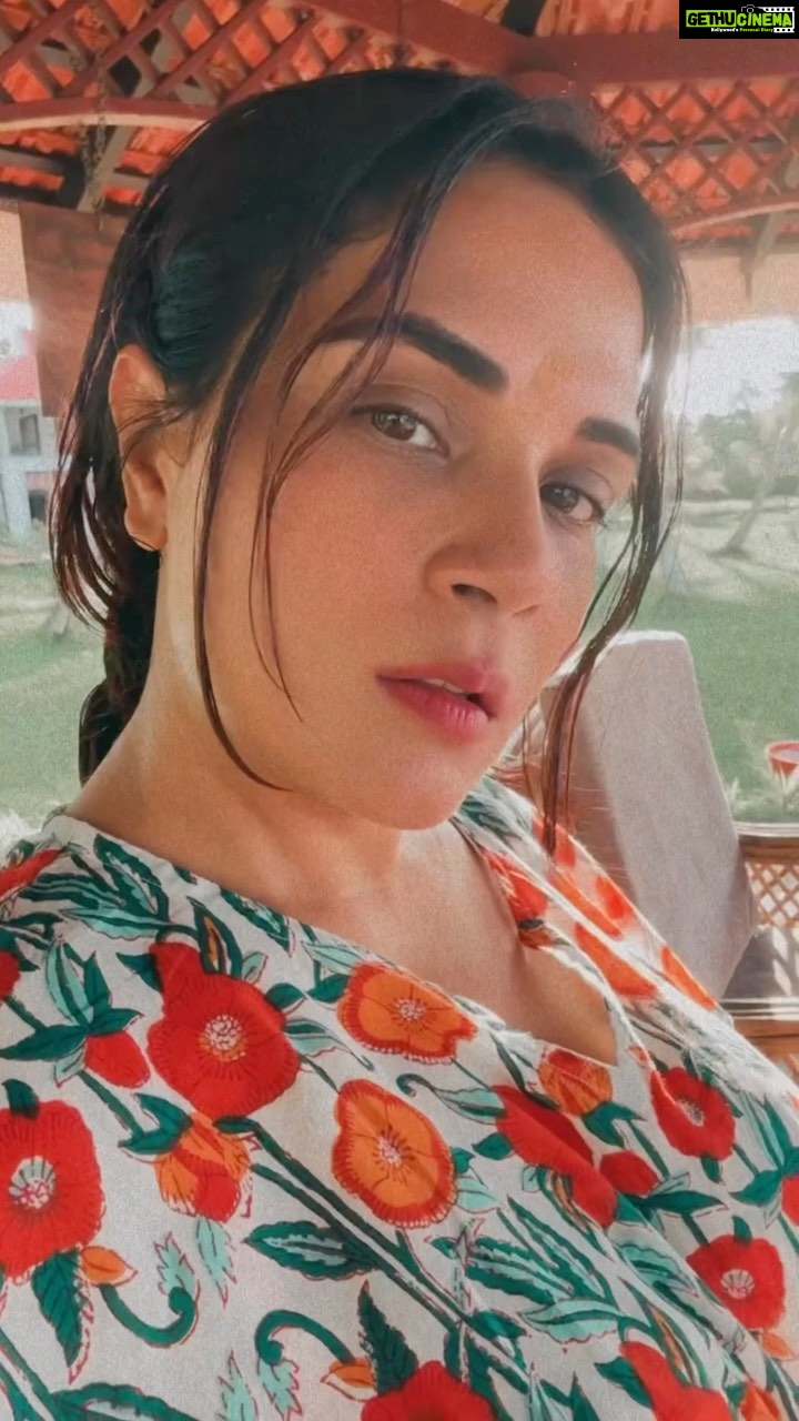 Richa Chadha Instagram - Went to @amaltamaraayurveda in Allepey for a mini vacay. People from all over the world flock to Kerala for Ayurveda ! They get you to consult with an Ayurvedic doctor, who recommends what you should eat and what treatments you take! Lemme tell you for a “detox” place they do feed you a LOT, all vegetarian and satvik and so tasty, made lovingly by very experienced chefs! The place is gorgeous, overlooking the water, abundant in nature and beauty! Took a lot of Ayurvedic massage treatments too by the very capable Nithu and Aditya🫀🫶🏽! It was so quiet, spent time with family…all you could hear was nature and silence! ❣️🥰 Don’t miss the unmistakable post - massage glow in the last shot! Tomorrow I’ll post about the culture we got to soak in! . . . . #Detox #ayurveda #Kerala #travel #RichaChadha #famJam #Silence #nature #yearend