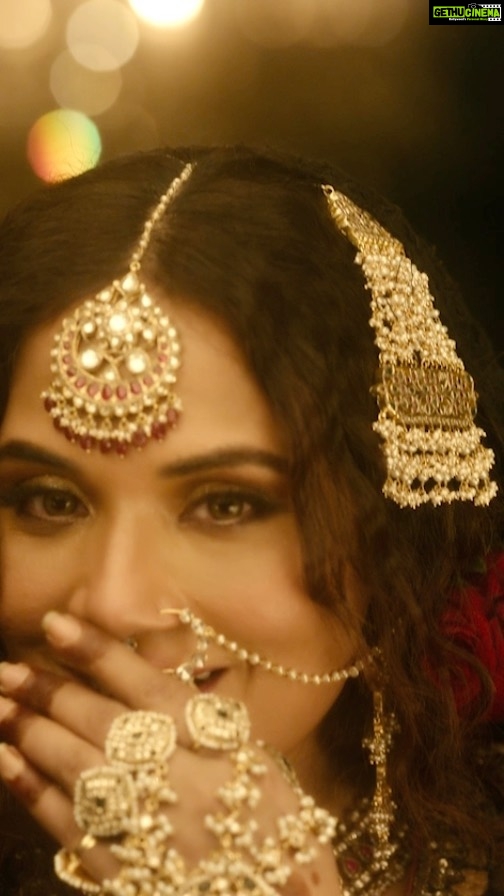 Richa Chadha Instagram - Unbelievable! Trying to get over the fact that I’m a part of Sanjay Leela Bhansali’s dazzling world 🤩 #Heeramandi coming soon only on @netflix_in! #SanjayLeelaBhansali @bhansaliproductions @prerna_singh6 @m_koirala @aslisona @aditiraohydari @sharminsegal @therichachadha @iamsanjeeda @netflix_in @sudeepchatterjee.isc @limaye.mahesh @rimpleandharpreet @subratachakraborty706 @amitsray @damakeuplab @shreyaspuranikofficial