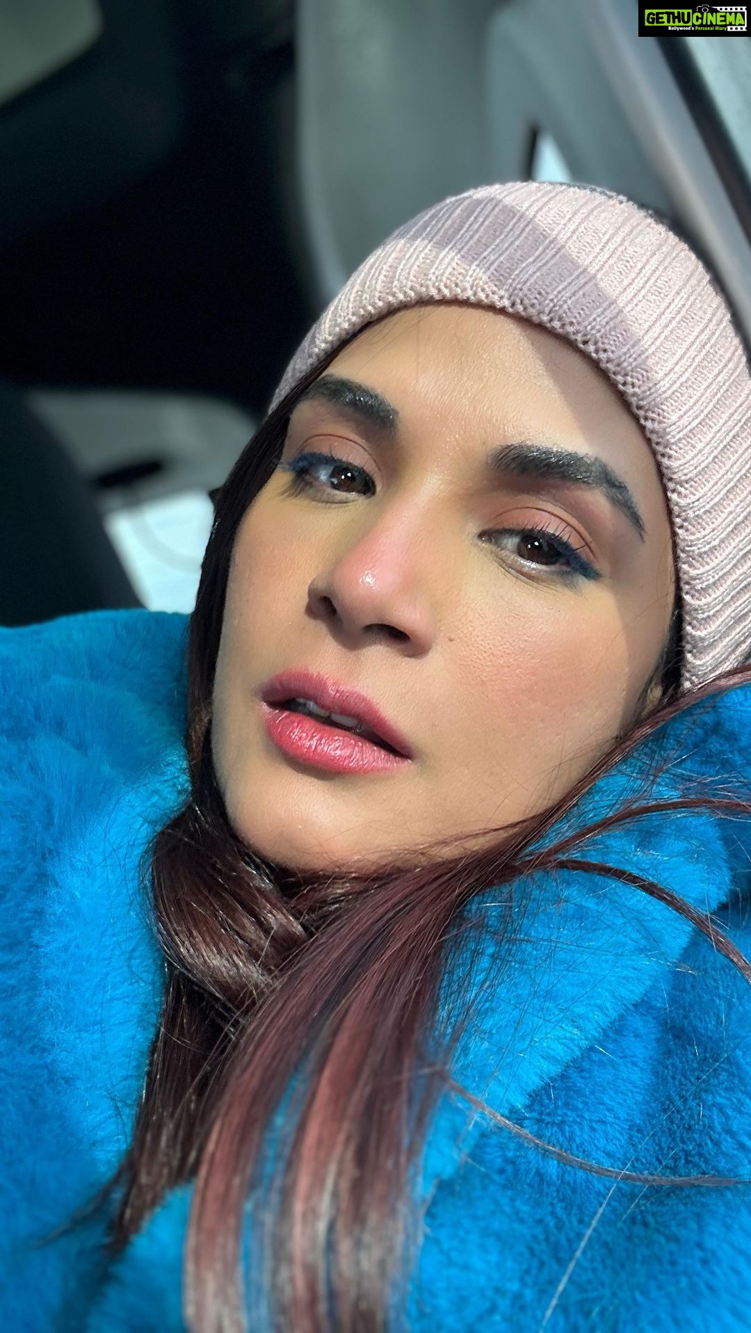 Richa Chadha Instagram - We’re at @slamogram with @theunderbug_film ! A little film with mighty ball$. Directed by @shujaatsaudagar , produced by Chalkboard Films @vikeshbhutani in association with @pushingbuttonsstudios , starring @alifazal9 , @hussain.dalal . We have our world premiere tonight, at 10pm here in Park City. Come join us, support us, send love and warmth also cuz it’s freezing! Love to all ❣️❣️❣️ this is the first credit you’ll probably see for us as producers… so send prayers also. PS : any filmmakers from the Bay here who wanna get coffee, plz hit me up. Reply below. Love and more love #producerlife #slamdance #parkcityutah #richachadha #snow #cinema #Bollywood
