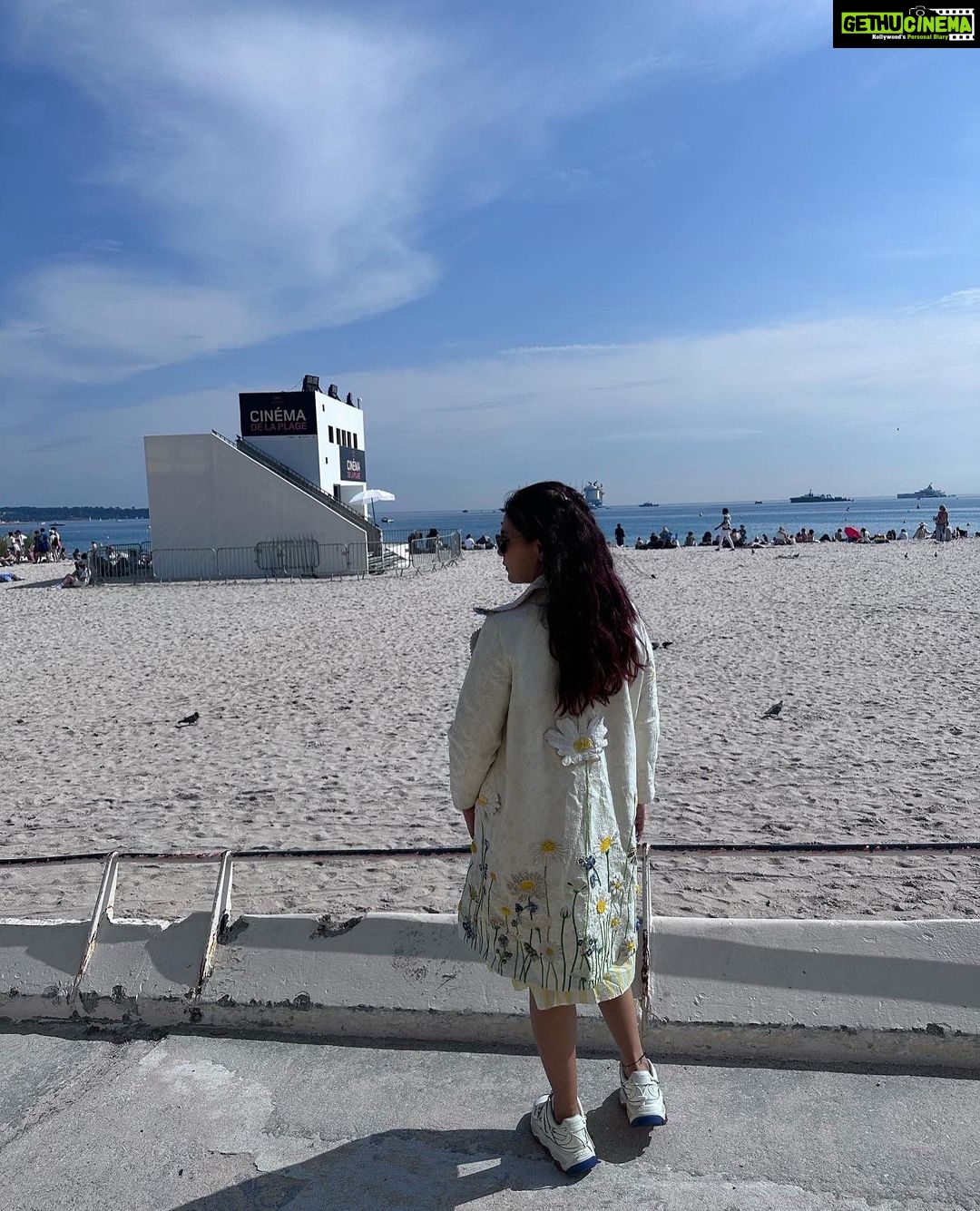 Richa Chadha Instagram - It’s funny the brand is called @ilovepero because I truly do love Pero! Love the spirit of the clothes, #joiedevivre truly! Chose this to keep my producer-ly meetings fun! Exquisite stuff, got so many compliments in Cannes! See how the reversible jacket came alive in all it’s spring glory! Worked equally well with pumps and white sneakers! Styled by @anishagandhi3 , @rochelledsa ! Latergram photo by @harshphotography11 , MU @shaylinayak , assisted by @vickyvandre , hair by @ashisbogi ! 🌸🫶🏽🫀❣️❤️ . . . . . . #LaterGram #fashionfun #sustainability #Cannes2023 #RichaChadha #floral #bloom #springfashion