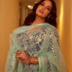Richa Chadha Instagram - ਜਾਦਾ ਗੱਲਬਾਤ ਮੈਨੂੰ ਆਉਂਦੀ ਨੀ, ਪੰਜਾਬੀਆ ਦੀ ਪੰਜਾਬੀਅਤ ਜਾਂਦੀ ਨੀ ! 🤭 Outfit @osaabyadarsh , Jewellery heirloom own, HMU @harryrajput64 , (we tried a new way of doing eye make up…like or love?😋) Photography @denyrajput , Styled by @anishagandhi3 , @rochelledsa . Awarded ‘shaan Punjab di’ by World Punjabi Organization. #claimedbycommunity #punjabi #chandigarh #pyaarnaaleroti #richachadha
