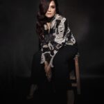 Richa Chadha Instagram – Givin thanks 🌑
Good night. 
.
.
.
.
.
.
.
In @anamikakhanna.in , styled by @anishagandhi3 @rochelledsa . Baubles @vinitamichaeljewelcraft , @goldsmiths_jewellery 
Make up @shaylinayak asst @vickyvandre , hair @ramihalder 
Photography @harshphotography11 🫀
#whyareyoureadingmyhashtags #style #bollywood #richachadha #instafashion