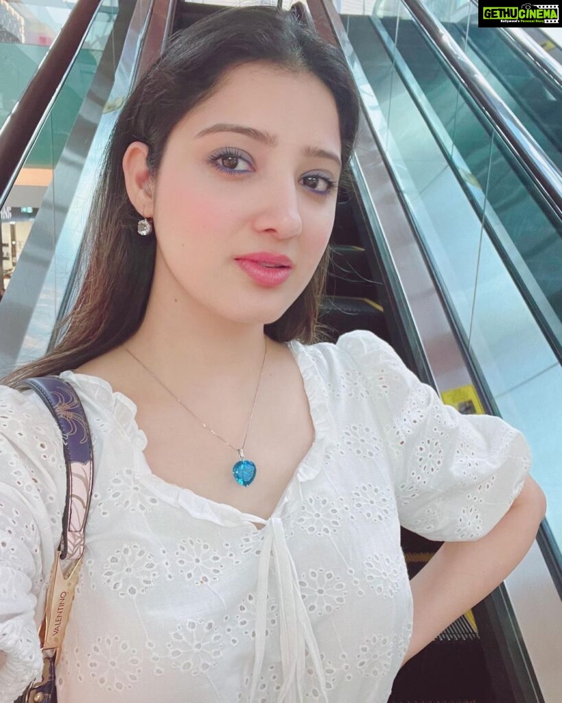 Richa Panai Instagram - 💎 Dubai Mall , Dubai