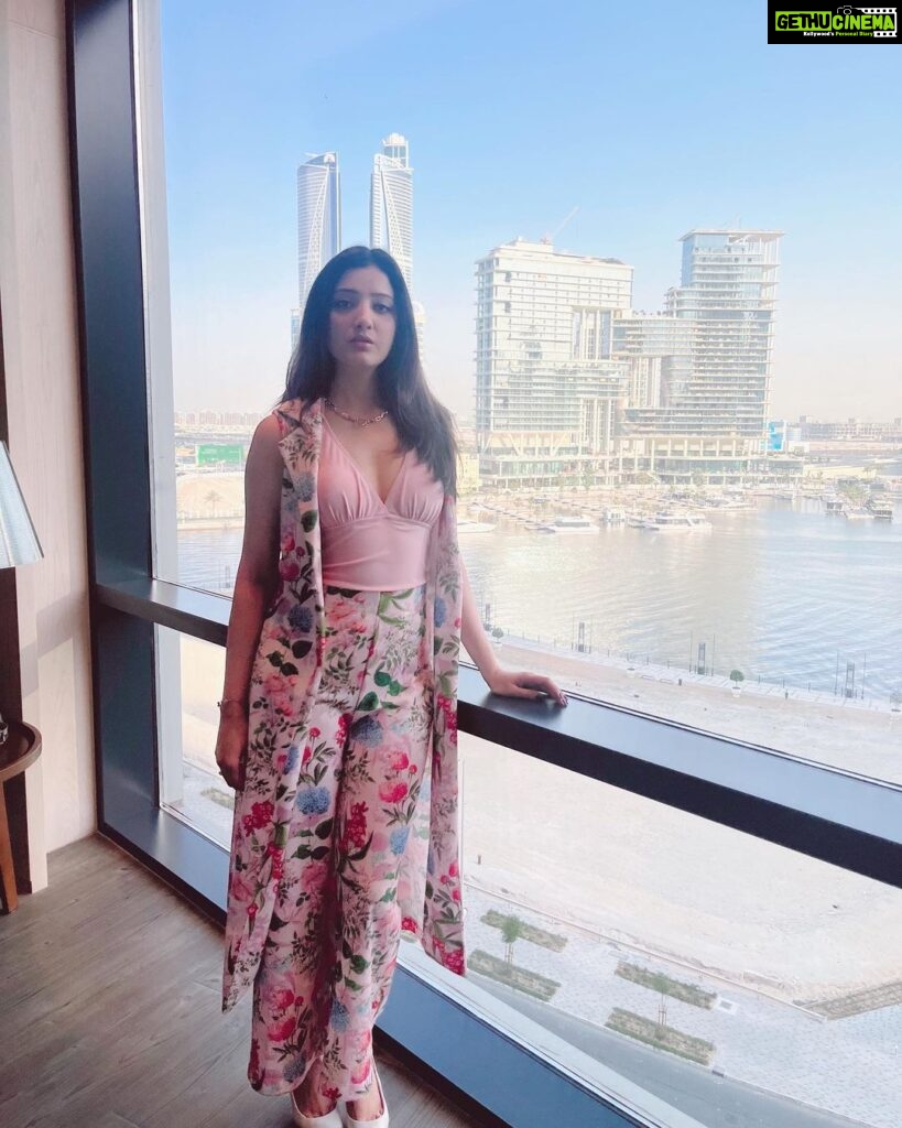 Richa Panai Instagram - All things pretty!🌸💫 #goodmorning #bentley Downtown Dubai