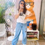 Richa Panai Instagram - Spending Sunday with my favourite drink `Kit Cat Frappe’ at my favourite place!😻 #kitcatcafe KIT CAT CAFE