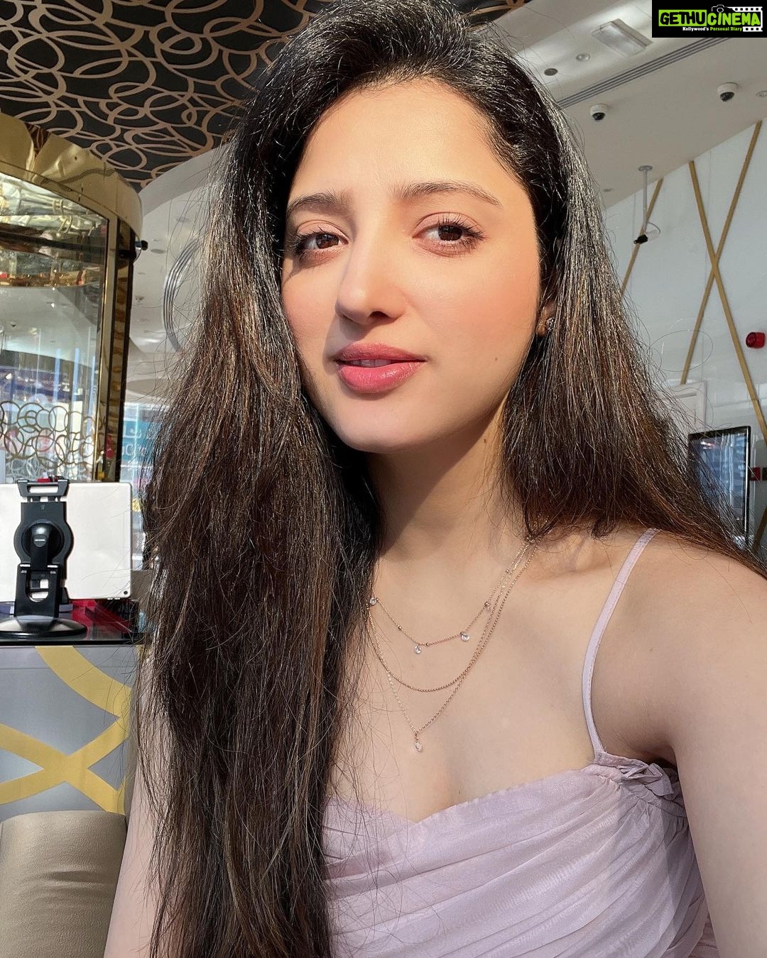 Richa Panai Instagram - Dreamy sunny days!☀️🌈✨ #dubai #uae Sheikh Zayed Road