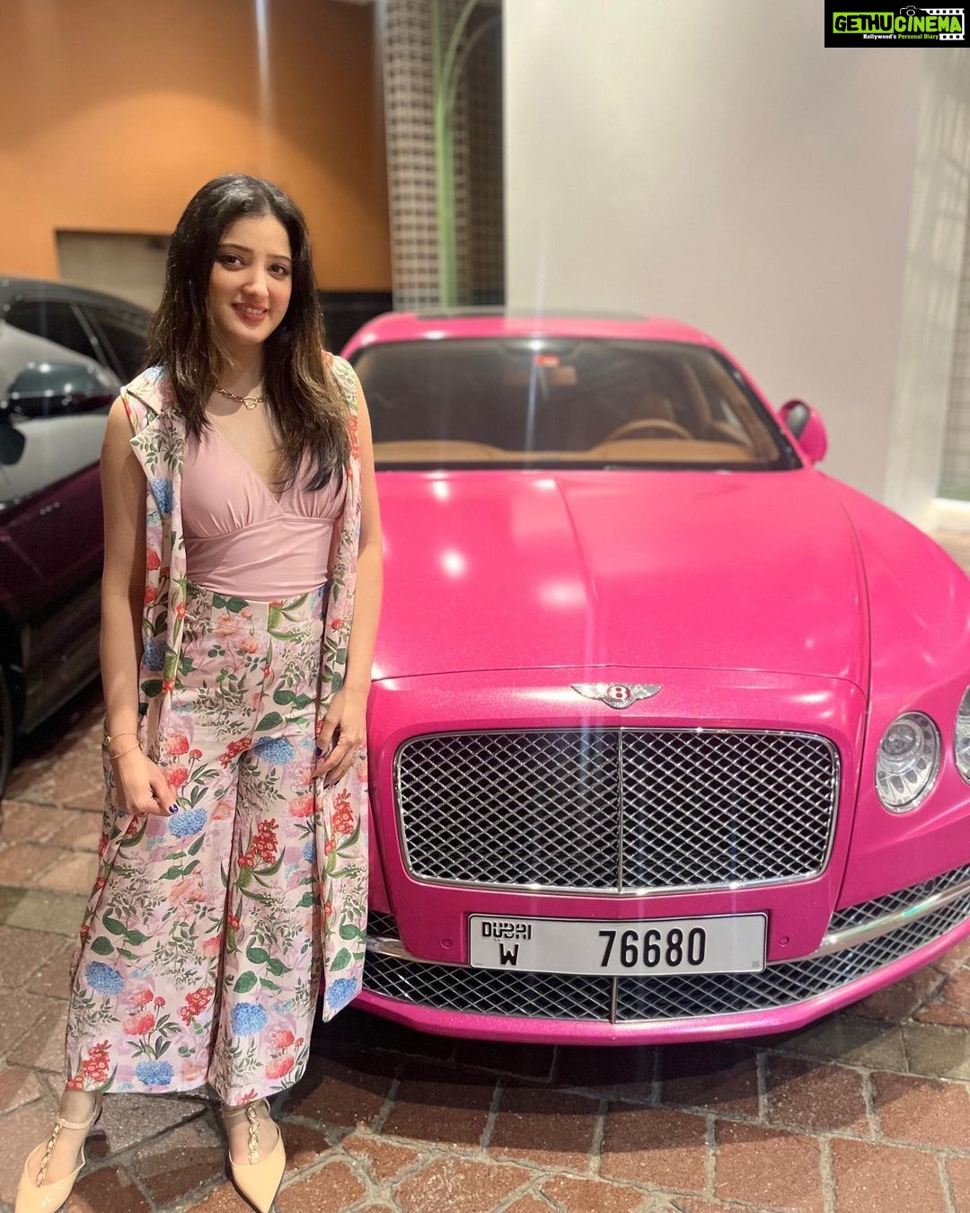 Richa Panai Instagram - All things pretty!πΈπ« #goodmorning #bentley Downtown Dubai