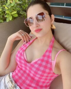 Richa Panai Instagram - Some me time by the pool!🥙💗 #piscean