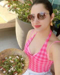 Richa Panai Instagram - Some me time by the pool!🥙💗 #piscean