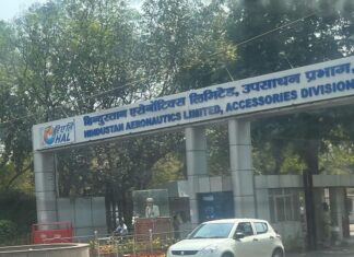 Richa Panai Instagram - This home and city has given us everything.. it will be missed deeply and fondly!💛 #lucknow #hindustanaeronauticslimited #lasttrip Lucknow, Uttar Pradesh
