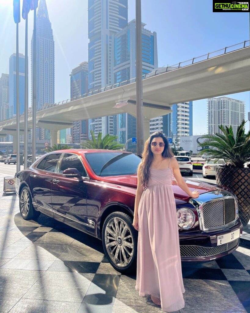 Richa Panai Instagram - Dreamy sunny days!☀🌈✨ #dubai #uae Sheikh Zayed Road