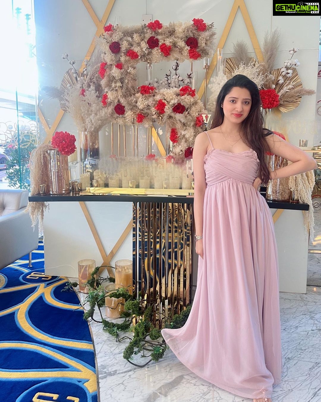 Richa Panai Instagram - Dreamy sunny days!☀️🌈✨ #dubai #uae Sheikh Zayed Road