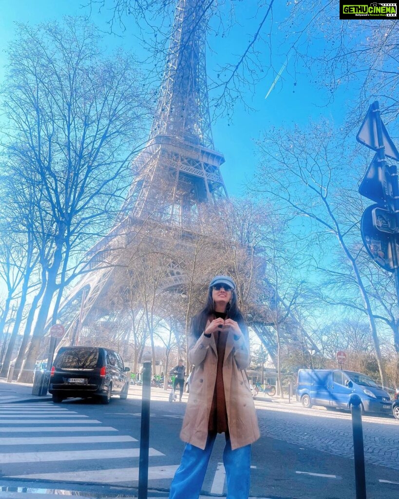 Richa Panai Instagram - Happy Valentine’s Day to all you lovely people!🫶🏻 #eiffletower #paris #cityoflove #france Paris , The City Of Love