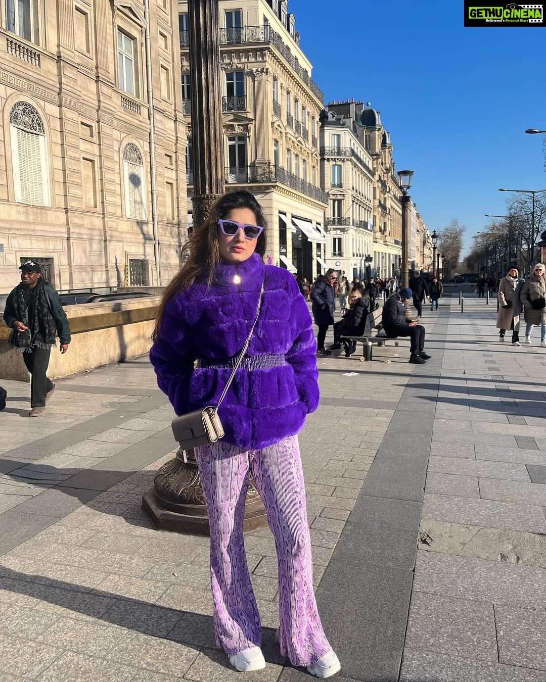 Richa Panai Instagram - Purple💜 #champselysees #paris #france #parisfrance #eifletower #arcdetriomphe #winterfasion Paris, France