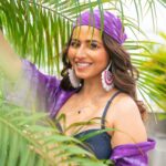 Ridheema Tiwari Instagram - Should I Laugh out loud or just Smile ? Wait let me just keep a Poker Face 🤷🏻‍♀️ Tell me which is ur favourite ? 📸 : @ibphotography27 MUA: @rohini_makeupandhair Outfit : @dyedebonair Jewellery : @the13store.in Styling : @instylewithaditi Location : @radissonblumumbaiairport #tyeanddye #purplehues #summertrends #bandana #bandanastyle #summer #hifashion #beattheheat Radisson Blu Mumbai International Airport