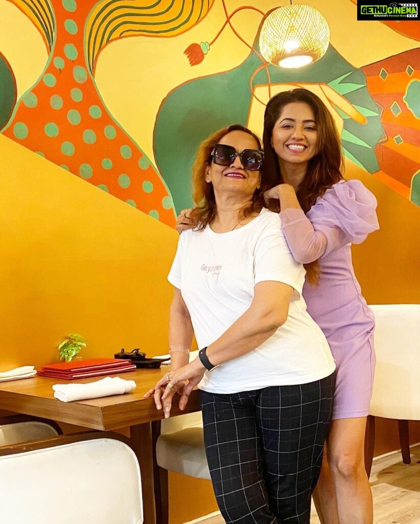 Ridheema Tiwari Instagram - Mothers Day Week Special 🧿 “All that I am, or ever hope to be, I owe to my angel mother.” What an awesome way to celebrate #mothersdayweek @papaya_asian #panasiancuisine never tasted this good 😍😍😍😍😍😍😍😍A #highenergydining experience, redefining Asian cuisine ❤️❤️❤️❤️❤️❤️❤️❤️ New favourite place for foodies like us. @jaskaransinghgandhi @madhuri.tiwari.737 Agree???? #sushilovers #dimsumlover #foodiegram #goodfood #highlyrecommend #mommysdayout #stickyrice #lunchwithfamily #tacos #lunchwithmom #familia #inorbitmall #lunchdate We had our yummy moments yesterday at lunch and you? @matsya_media ❤️ Best Lunch ever ❤️ In Orbit Mall, Mumbai