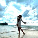 Ridheema Tiwari Instagram - Blue skies forever ♾ Cover up : @angelcroshet_swimwear Captured by : @jaskaransinghgandhi ❤️ #canvas #godscanvas #bluesky #shadesofblue #nature #godsowncountry #sunsets #sunsetcaptures #natureohotography Avani+ Khao Lak Resort