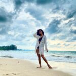 Ridheema Tiwari Instagram - Blue skies forever ♾ Cover up : @angelcroshet_swimwear Captured by : @jaskaransinghgandhi ❤️ #canvas #godscanvas #bluesky #shadesofblue #nature #godsowncountry #sunsets #sunsetcaptures #natureohotography Avani+ Khao Lak Resort