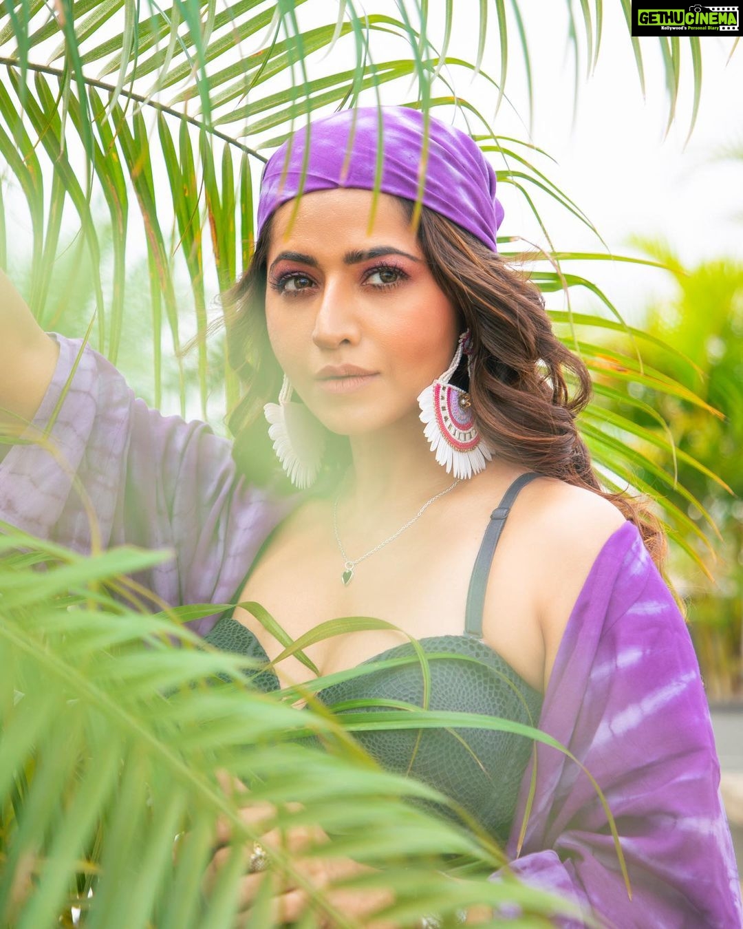 Ridheema Tiwari Instagram - Should I Laugh out loud or just Smile ? Wait let me just keep a Poker Face π€·π»ββοΈ Tell me which is ur favourite ? πΈ : @ibphotography27 MUA: @rohini_makeupandhair Outfit : @dyedebonair Jewellery : @the13store.in Styling : @instylewithaditi Location : @radissonblumumbaiairport #tyeanddye #purplehues #summertrends #bandana #bandanastyle #summer #hifashion #beattheheat Radisson Blu Mumbai International Airport