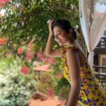 Ridheema Tiwari Instagram - Flowers? I say yes! 💐 Location : @theregaliaresort 📸 : @jaskaransinghgandhi #floral #romperseason #vacaymode #resortwear #ridhiematiwari The Regalia Resort