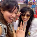 Ridheema Tiwari Instagram - Saas Bahu 💙❤️ Happy Mother’s Day to MINE and everyone else s ❤️❤️❤️ Mothers make this world more beautiful 🤩 #mothersday #momandme #motherdaughter #motherinlaw #saasbahu #ridhiemareelsit #trendingreels Infinity Mall, Malad