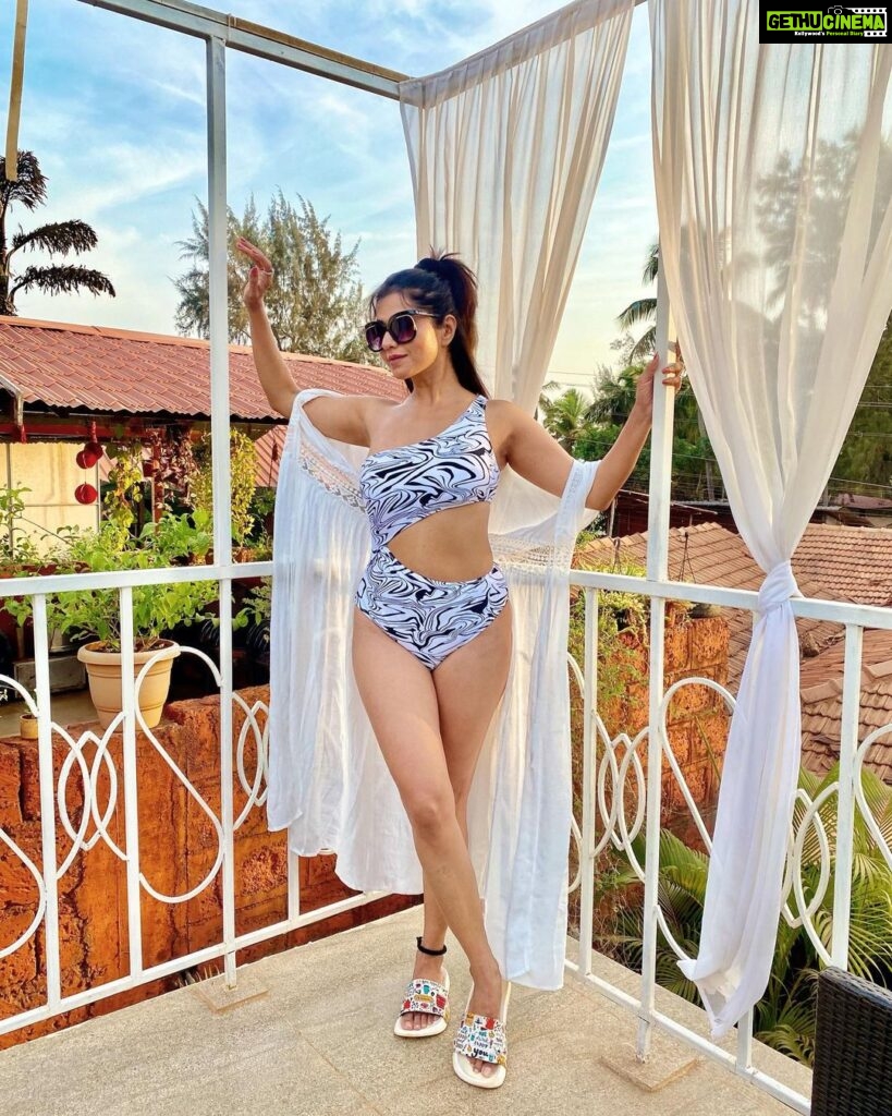Ridheema Tiwari Instagram - Life is better in a MONOKINI @angelcroshet_swimwear #monokini #throwback #vacay The Regalia Resort