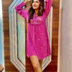 Ridheema Tiwari Instagram – Being the Gulaabo on a weekend 💖

Wearing : @aadews__ 
PR by : @maverick.communication01 

#pinkworld #cottonkurti #pinkpinkpink #cottondress #ridhiematiwari #weekendvibes Mumbai, Maharashtra