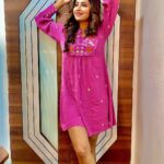 Ridheema Tiwari Instagram - Being the Gulaabo on a weekend 💖 Wearing : @aadews__ PR by : @maverick.communication01 #pinkworld #cottonkurti #pinkpinkpink #cottondress #ridhiematiwari #weekendvibes Mumbai, Maharashtra